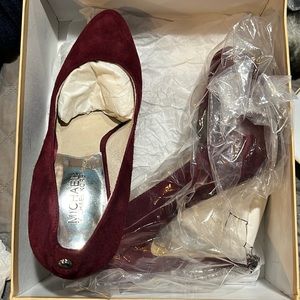 Michael Kors suede pump